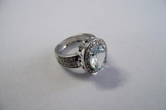Anello in Oro bianco con  Acquamarina