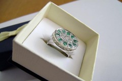 Anello in Oro bianco con Smeraldi e Brillanti