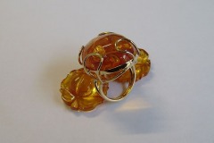 Anello in Oro giallo, con Ambra Ovale