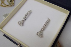Orecchini in Oro bianco con Diamanti taglio Brillante e  a Goccia